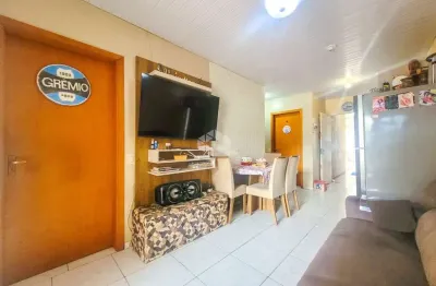 Casa de 3 dormitórios, 2 bainheiros edícula com churrasqueira, amplo pátio.