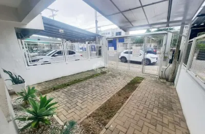 Sobrado com 3 dormitorios, sendo 1 suite em canoas/rs.
