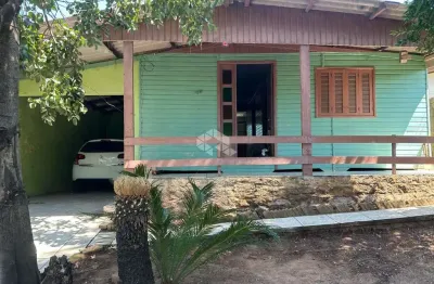 Casa com 3 quartos à venda na Rua Guarujá, 781, São José, Canoas