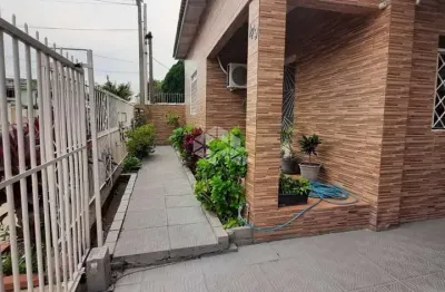 Casa com 4 quartos, 01 suíte, 02 vagas no bairro estância velha - canoas