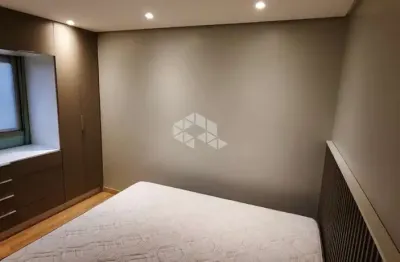 Apartamento muito bem localizado com 2 dormitorios e 1 banheiro.