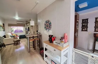 Casa em condomínio 2 dormitorios, sendo 1 suite bairro igara