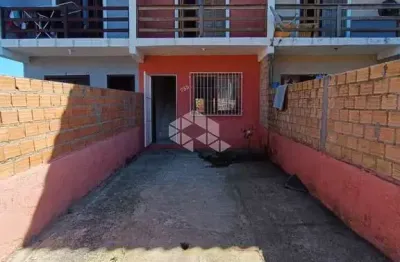 Sobrado 2 dormitórios, 2 banheiros , patio individual na frente e nos fundos