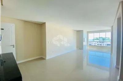 Apartamento 02 dormitórios, (01 suíte), sacada de frente, 01 banheiro social em capão da canoa!