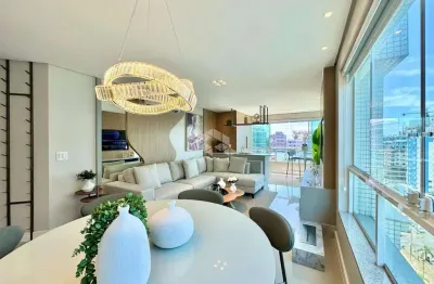 Apartamento composto por 3 dormitórios 1 suíte sacada de frente e box/vaga de garagem em capão da canoa.