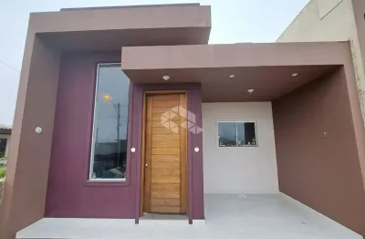Casa 2 dormitórios sendo uma suíte, mobiliada, living, cozinha, terraço ,frente mar