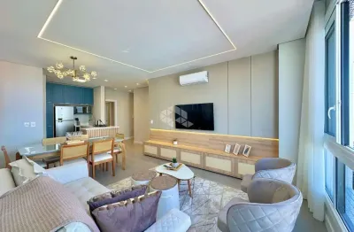 Apartamento mobiliado e decorado, com 3 quartos (1 suíte), no bairro navegantes, em capão da canoa/rs.