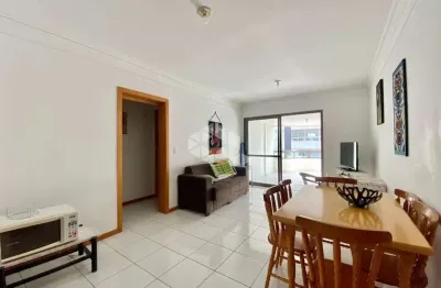 2 dormitórios, mobiliado, com sacada e churrasqueira, a 1 quadra do Mar .Capão da Canoa