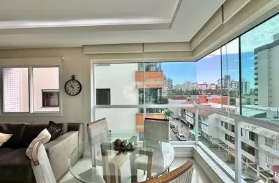 Apartamento mobiliado e decorado, 03 dormitórios, bairro centro, em capão da canoa/rs.