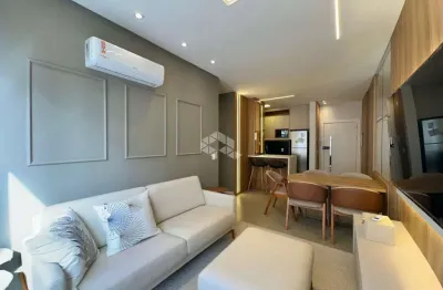 Apartamento mobiliado e decorado, 02 quartos(sendo 01 suíte), no bairro zona nova, em capão da canoa/rs.