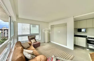 Apartamento mobiliado, 3 dormitórios, 2 vagas para carro, no bairro zona nova, capão da canoa/rs.