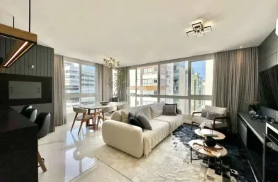 Apartamento de alto padrão mobiliado e decorado, 03 quartos(sendo 01 suíte), no bairro navegantes, em capão da canoa.