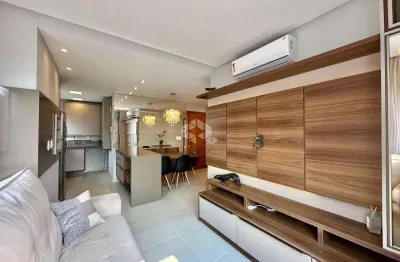 Apartamento mobiliado, 02 quartos(sendo 01 suíte), no bairro navegantes, em capão da canoa/rs.