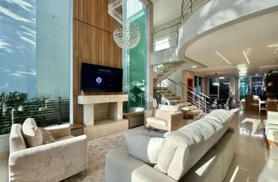 Sobrado com 4 suítes mobiliado e decorado e reformado com vaga para 2 carros no condomínio fechado condado de capão !