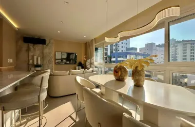 Apartamento alto padrão com 03 quartos/suítes, finamente mobiliado e decorado,