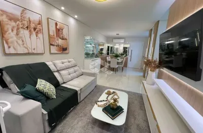 Apartamento de 2 dormitórios de frente, mobiliado e decorado com box/vaga para carro no centro de capão da canoa