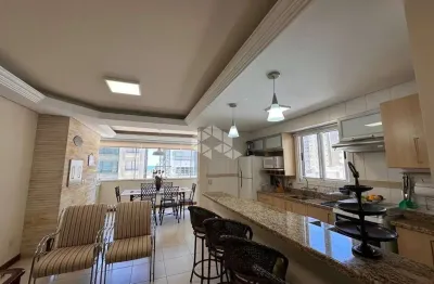 Apartamento 03 dormitórios, junto a praça, uma quadra do mar, em capão da canoa/rs