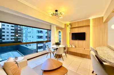 Apartamento 2 dormitórios de frente, mobiliado e decorado com box/vaga de garagem no centro de capão da canoa