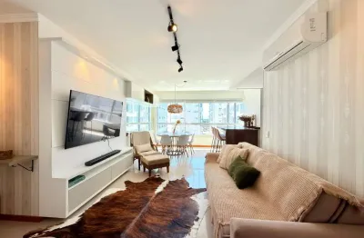 Apartamento 3 dormitórios Navegantes! Sacadão com vista para a praça e churrasqueira.