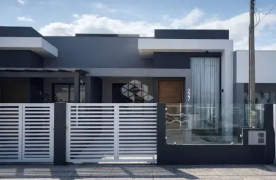 Casa térrea geminada com 2 dormitórios, mobiliada nunca habitada na Zona Nova em Capão da Canoa