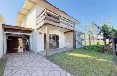 Casa Sobrado com 3 dormitórios sendo 1 suíte mobiliado com Vista Mar em Capão da Canoa
