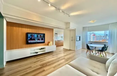 Apartamento 2 dormitórios/quartos, sendo 1 suíte, mobiliado com 1 box/vaga de garagem mais depósito no Centro de Capão da Canoa