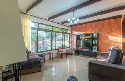 Casa com 3 quartos à venda na Rua Atlântida, 289, Ipanema, Porto Alegre