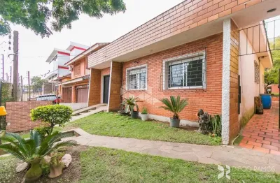 Casa com 5 quartos à venda na Rua Carlos Belinzoni, 60, Protásio Alves, Porto Alegre