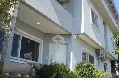 Casa em condomínio fechado com 4 quartos à venda na Rua Doutor Campos Velho, 1245, Cristal, Porto Alegre