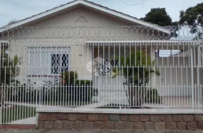 Casa com 3 quartos à venda na Rua Jataí, 291, Cristal, Porto Alegre