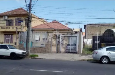 Casa com 3 quartos à venda na Rua Santos Pedroso, 58, Navegantes, Porto Alegre