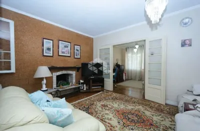 Casa com 3 quartos à venda na Rua General Gomes Carneiro, 258, Medianeira, Porto Alegre