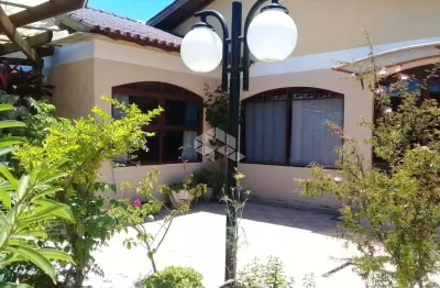 Casa com 2 quartos à venda na Rua Mercedes Azzolini, 331, Ponta Grossa, Porto Alegre