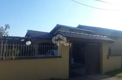Casa com 2 quartos à venda na Rua Mercedes Azzolini, 331, Ponta Grossa, Porto Alegre