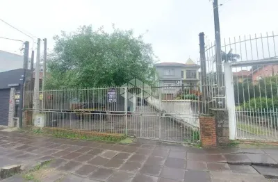 Terreno medindo 11,00 m x 90,00m com 900m² de área total- centro de canoas