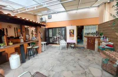 Casa residencial/comercial 03 dormitórios petrópolis- rua lavras