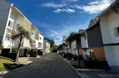 Casa em condomínio com 3 dormitórios, suíte e 2 vagas no bairro vila nova / cavalhada