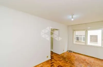 Apartamento à venda, desocupado, com 2 dormitórios, no bairro santa cecília