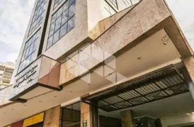 Ótima sala/conjunto comercial desocupado na avenida carlos gomes, bairro petrópolis, com 1 vaga de garagem, portaria e elevadores