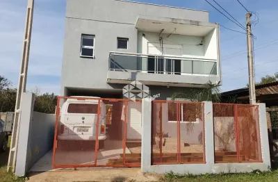 Amplo sobrado novo com 03 dormitórios, sendo 01 suíte c/ sacada.