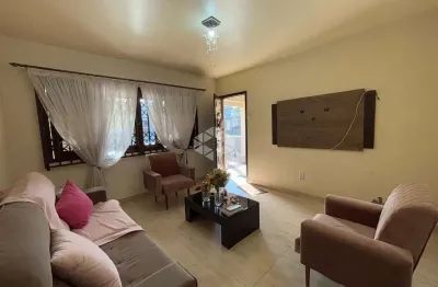 Casa 3 domitórios centro gravataí com pátio e garagem pra 2 carros