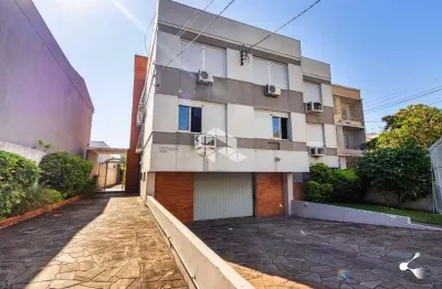 Apartamento totalmente reformado e desocupado, no bairro santa cecília, com 2 dormitórios, dependência de empregada completa, garagem e depósito