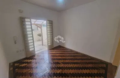 Excelente e surpreendente apartamento de 1 dormitório e três pátios, sendo um bem grande com muito sol, claridade e ventilação no bairro santa cecília