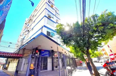 Apartamento à venda com 1 dormitório e elevador no bairro cidade baixa