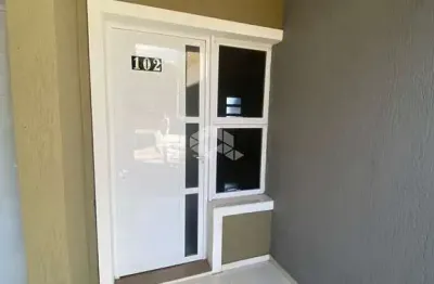 Apartamento 02 dormitórios térreo com pátio privativo e 1 vaga.