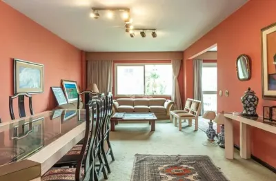 Exclusividade e Vista Panorâmica no Coração do Moinhos de Vento. Apartamento com 3 dormitórios, suíte, 2 vagas e completa infraestrutura