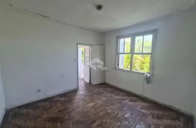 Amplo apartamento de 2 dormitórios, sacada, com dependência 2 banheiros muito bem localizadobe