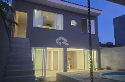 Casa com 4 quartos e 3 banheiros em matinhos. permite financiamento