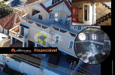 Tiplex com 4 quartos e 6 banheiros  em santa felicidade.
