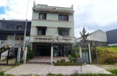 Casa com 04 dormitórios sendo 01 suíte, 02 banheiros sociais, 01 lavabo, bem localizado próximo a escola, praça, mercado e estação de ônibus.